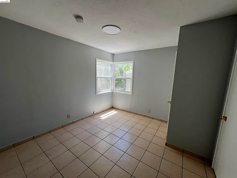 6293 Vallejo St — Photo 2