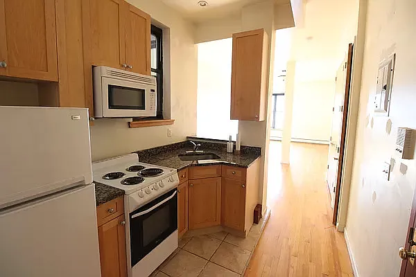 Rented by Luxor Homes & Investment Realty | media 15