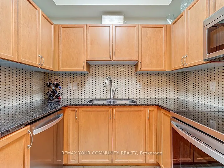 15450 Yonge St #414 — Photo 8
