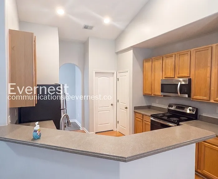190 Greenland Dr — Photo 6