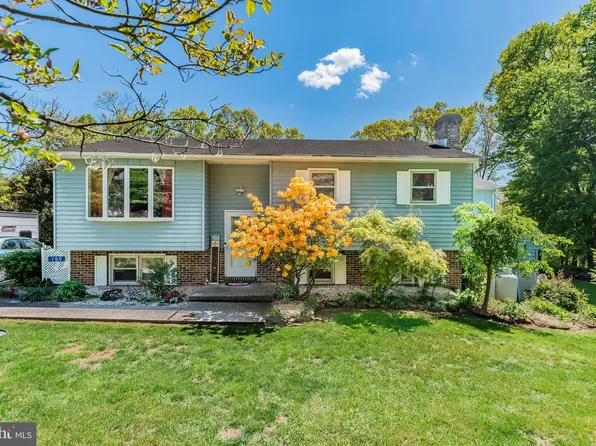 100 Highland Cir, Etters, PA 17319