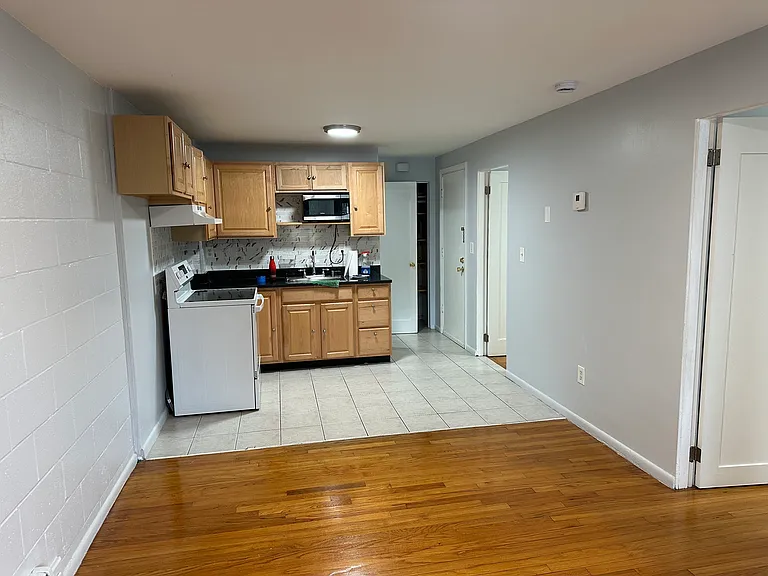 243 Lake St — Photo 2