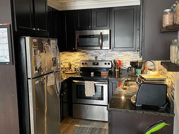 3rd image of 5125 Blodgett Ave APT 401