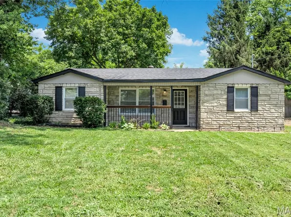 2313 Meadow Dr, Belleville, IL 62226