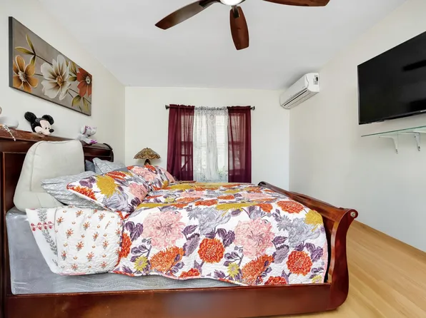 62-45 69th Place image 5 of 27