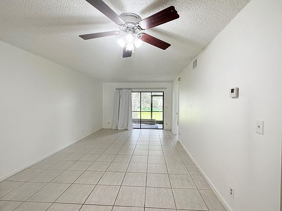 5th image of 3000 Norwood Pl APT N102