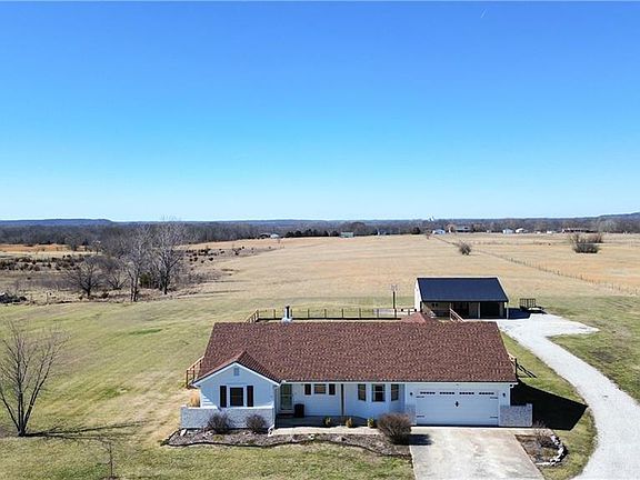 2nd image of 21730 Taylor Rd