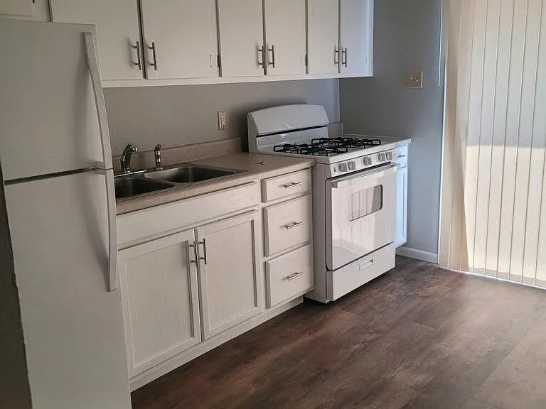 575 S Alma Ave #2 — Photo 1