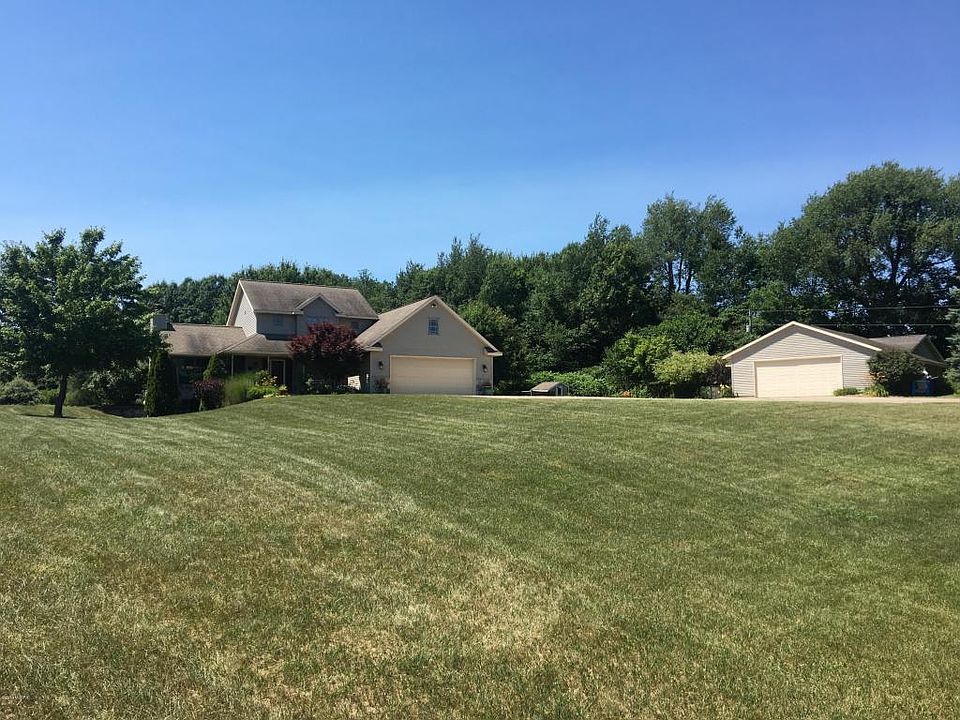 1st image of 2770 6th St