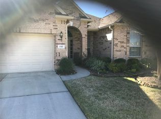2327 S Lago Vista Dr, Pearland, TX 77581