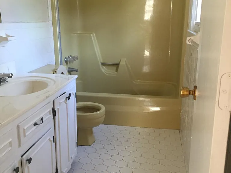2312 Cadden Rd — Photo 13