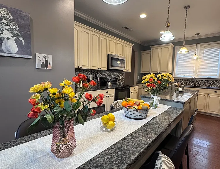 321 N Summit Ave — Photo 8