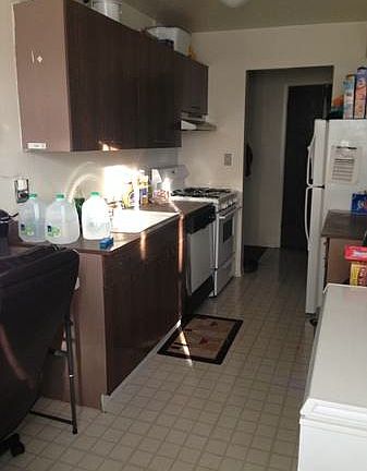 4th image of 4760 Washtenaw Ave APT B4