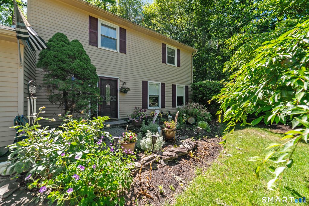 105 Inwood Lane, Bristol, CT - View 2
