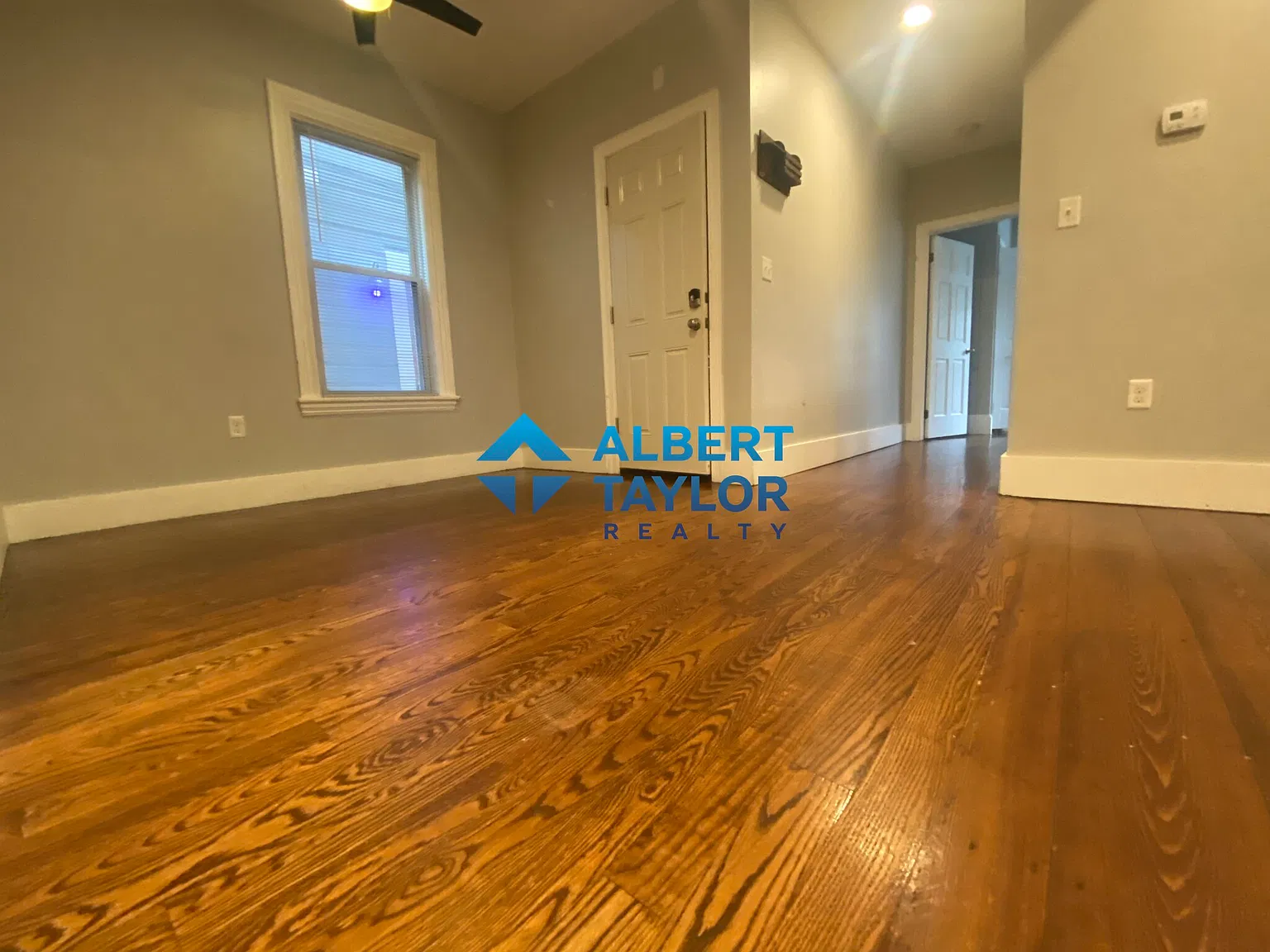4 bed, 9999 sqft, $7,200 — Photo 4