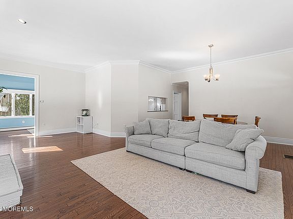 4th image of 131 Route 537