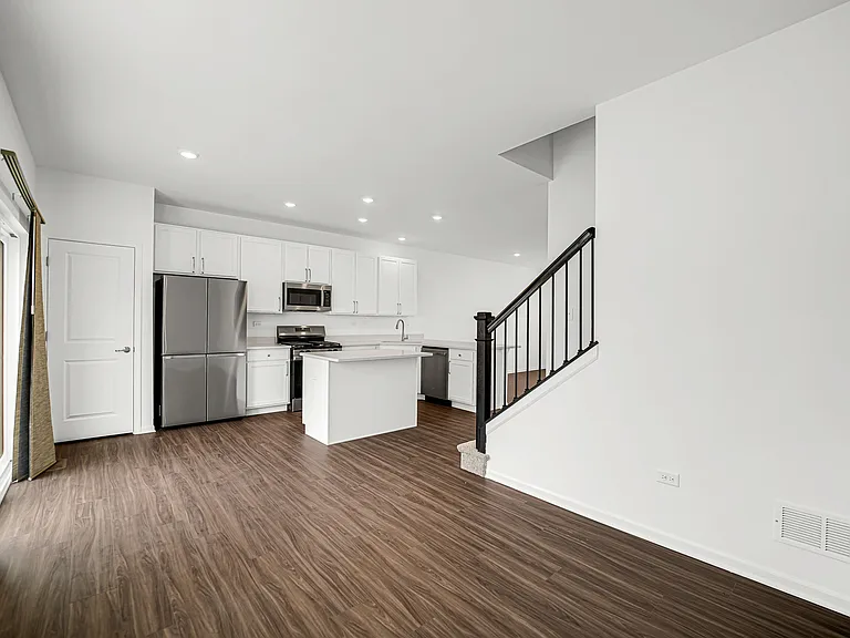 25720 W Yorkshire Dr — Photo 8