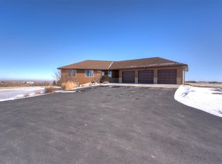19236 Hat Ranch Dr, Belle Fourche, SD 57717