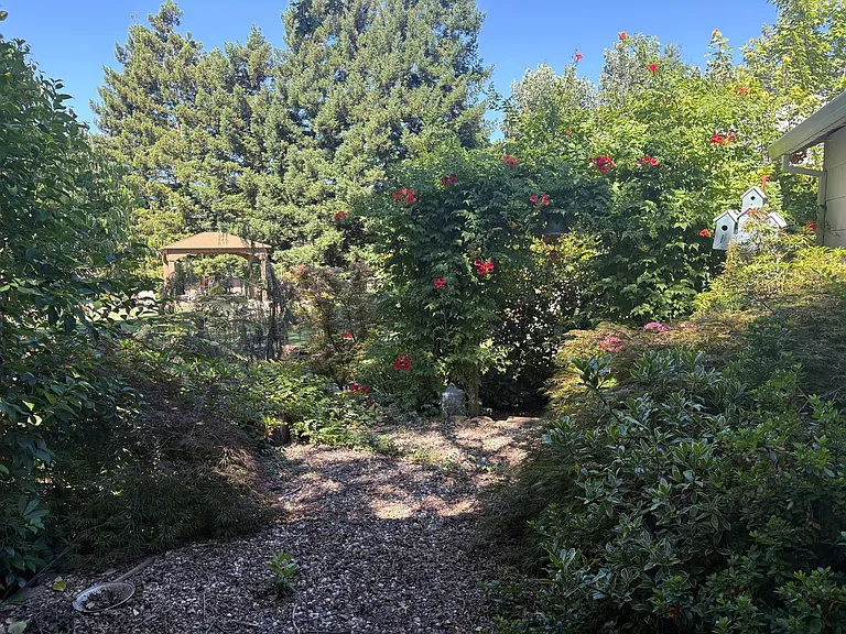 5703 Chapel Dr — Photo 4