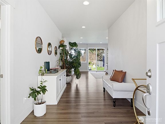 3rd image of 10123 Albany Park Lane SW