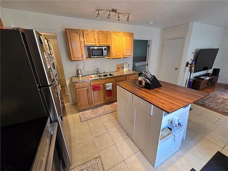 180 S Main St #3 — Photo 8