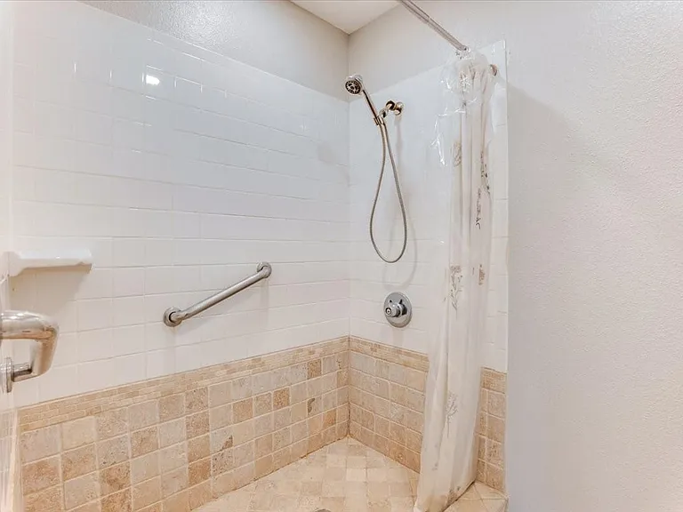 104 Pontiac Dr — Photo 24