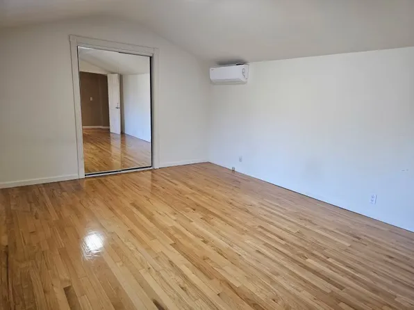 17-02 Clintonville Street image 13 of 16