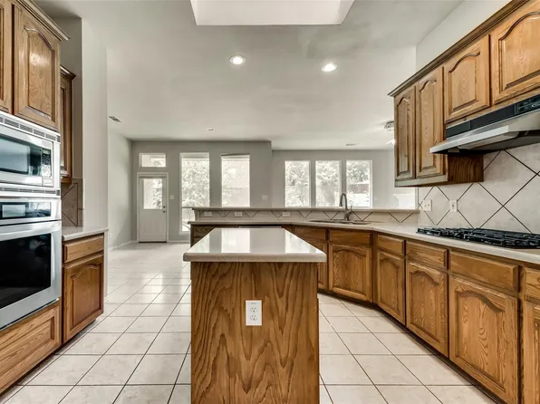 3015 Cross Timbers Dr, Irving, TX 75060