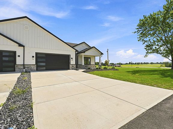 4th image of 407 Raymaley Rd #106