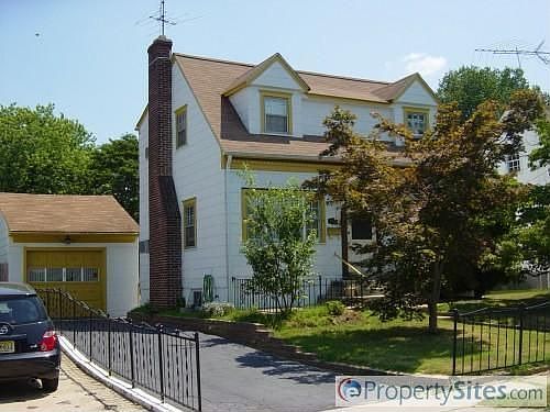 2nd image of 1012 Fern Ave