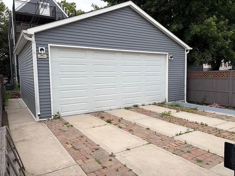 2821 N Springfield Ave #2 — Photo 42