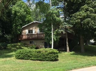 1452 Riverdale Dr, Oconomowoc, WI 53066