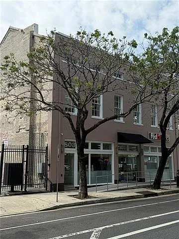 803 Baronne St — Photo 1