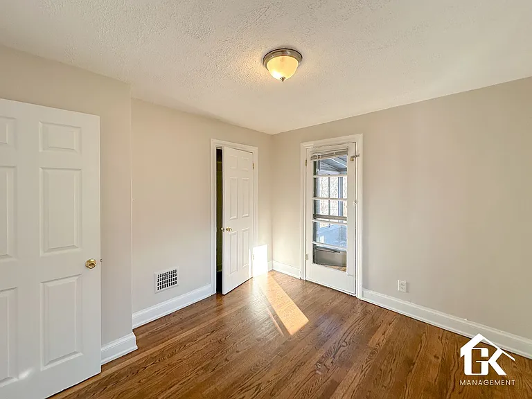 16182 Greenlawn St — Photo 32