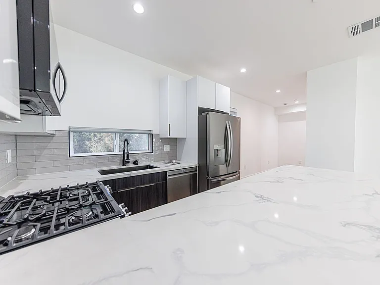 11311 Collins St — Photo 16