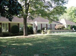 3560 Grandview Club Rd, Pfafftown, NC 27040