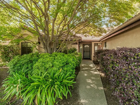 10691 N Coronado Cir, Fresno, CA 93730