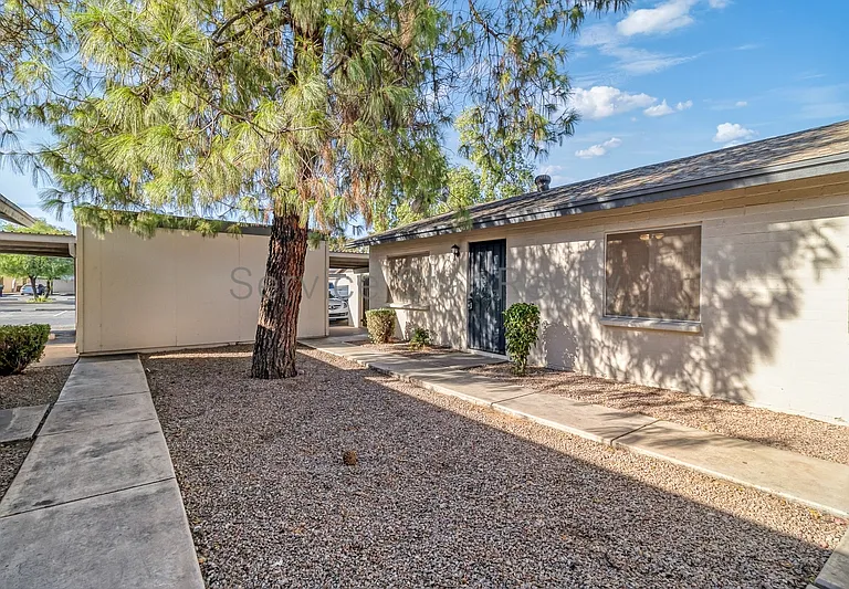 909 W Malibu Dr — Photo 1