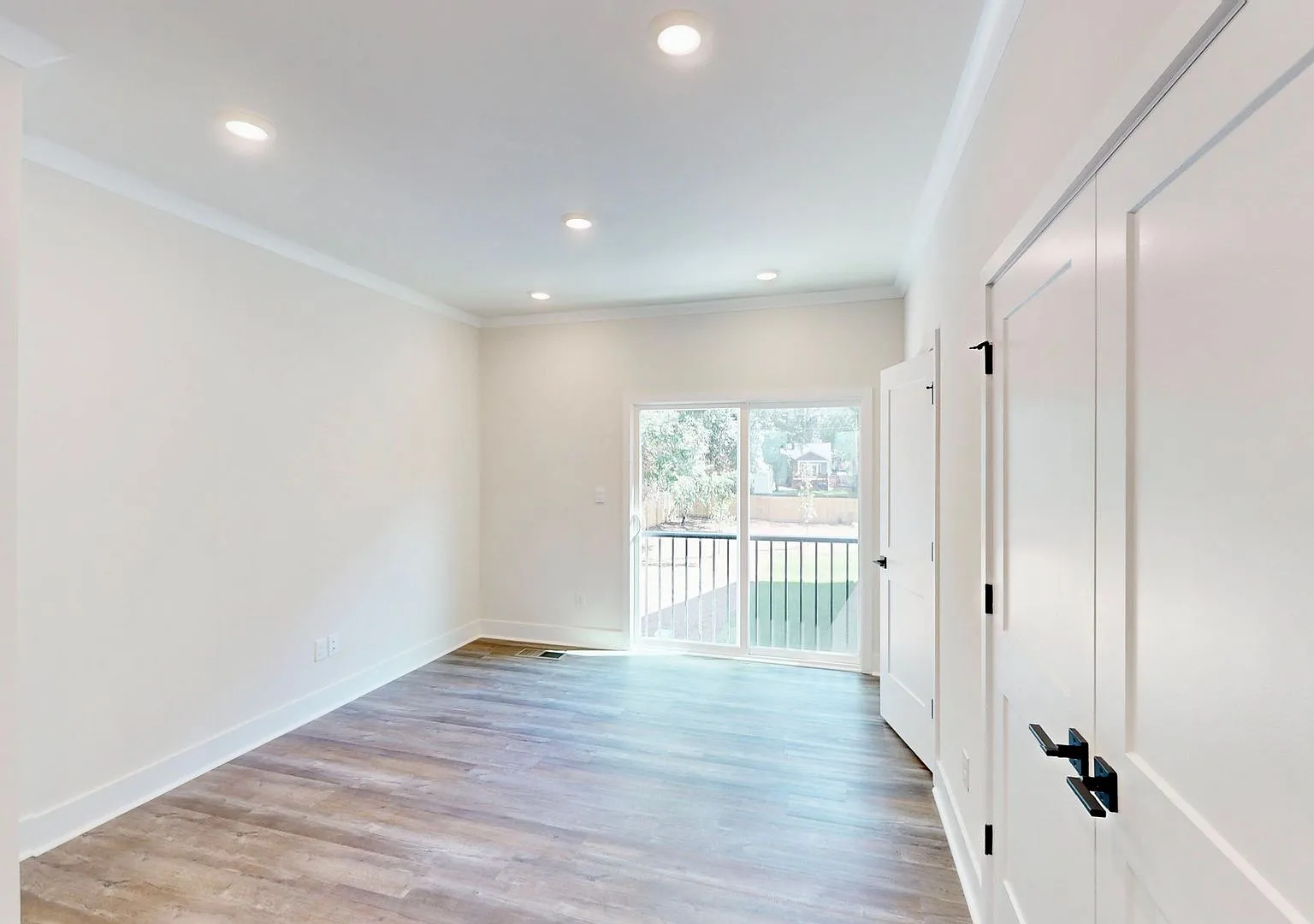 3640 Spencer Street — Photo 4