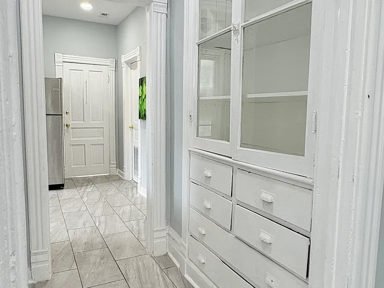 1056 N Central Ave #2 — Photo 5