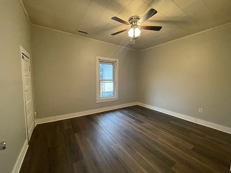 124 Camelot Trl — Photo 10