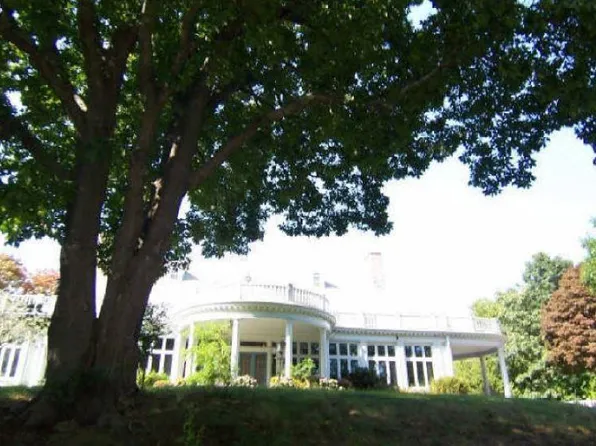 16 Yosemite Valley Rd, Westerly, RI 02891