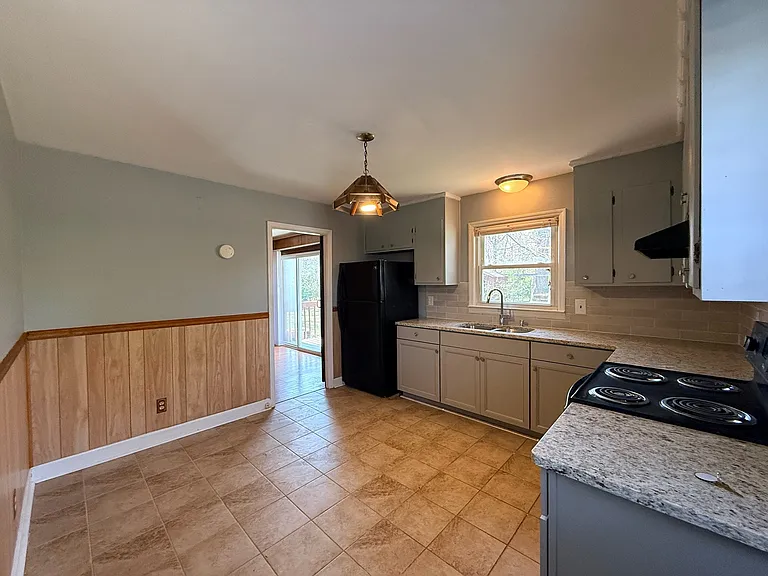 5325 Evanshire Dr — Photo 4