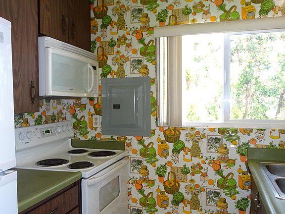 4th image of 233 S Ventura Rd Unit 132