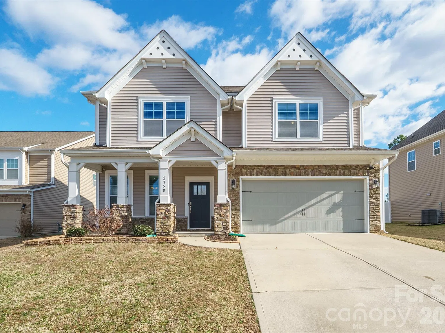 4 bed, 2804 sqft, $2,800 — Photo 2