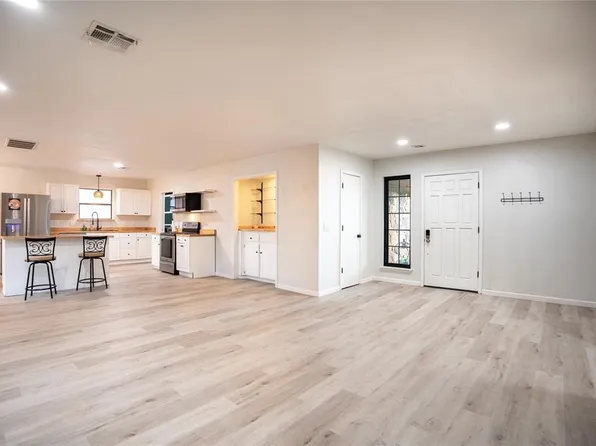 8305 NW 115th St, Oklahoma City, OK 73162