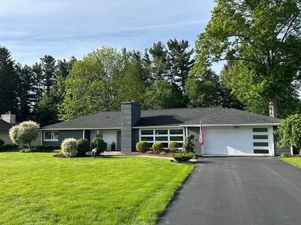 23 Highland Dr, East Aurora, NY 14052