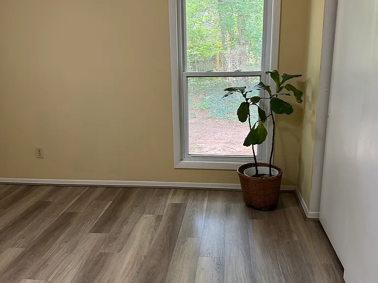 1103 Broadford Dr — Photo 17