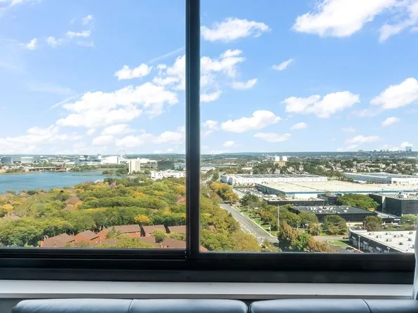 2110 Harmon Cove Tower image 23 of 50