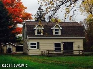 6690 Bird Lake Rd S, Osseo, MI 49266